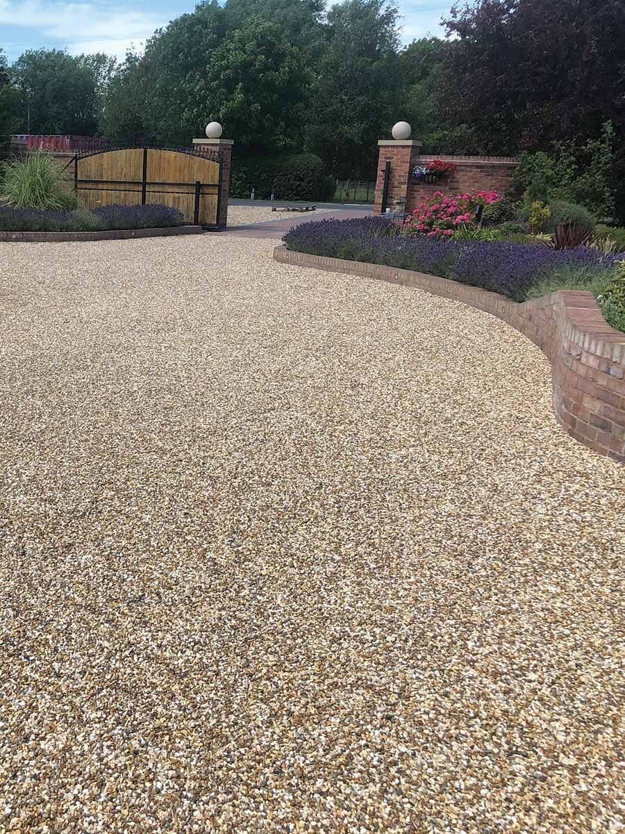 Grusuppfart med grusarmering, jämn och spårfri yta